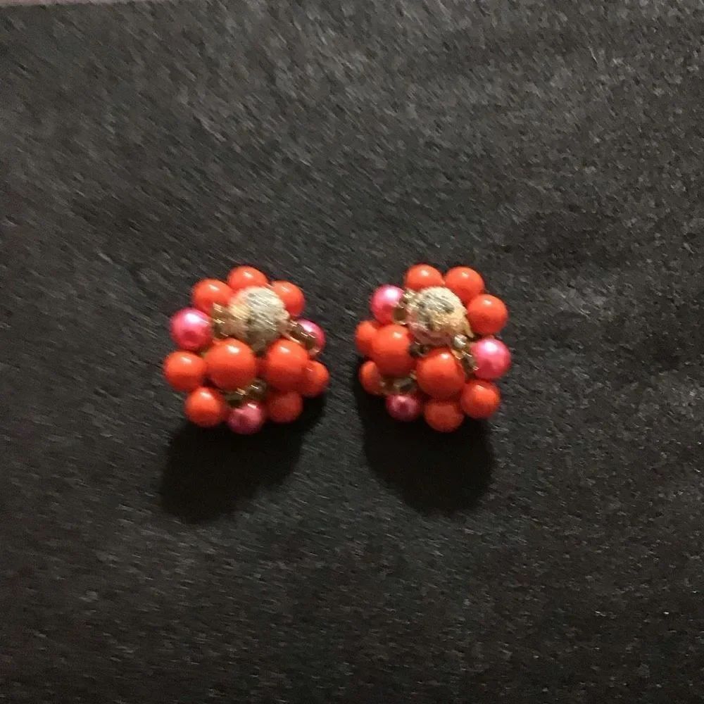 Earrings ￼ Beautiful, vintage, red and gold bead from estate sale made in Japan
